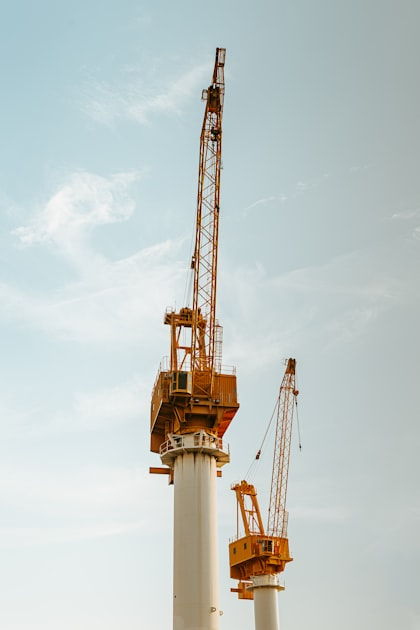 Choosing the Right Crane Rental Service